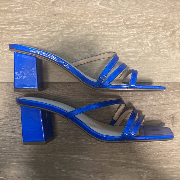 Cobalt blue patent sandals - Picture 5 of 5